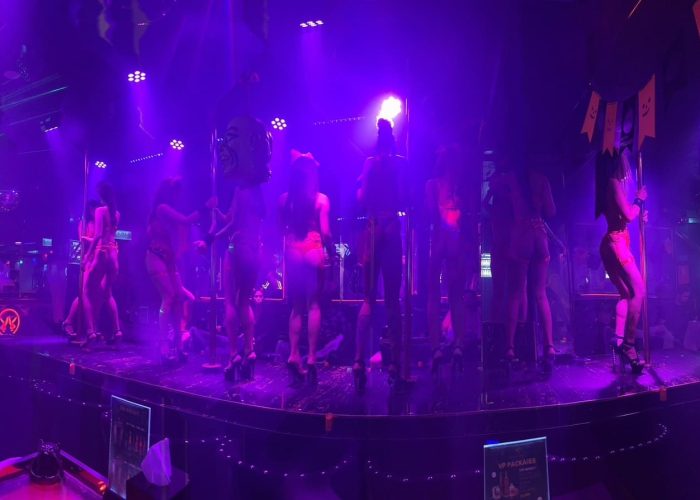 플레이걸즈 아고고19